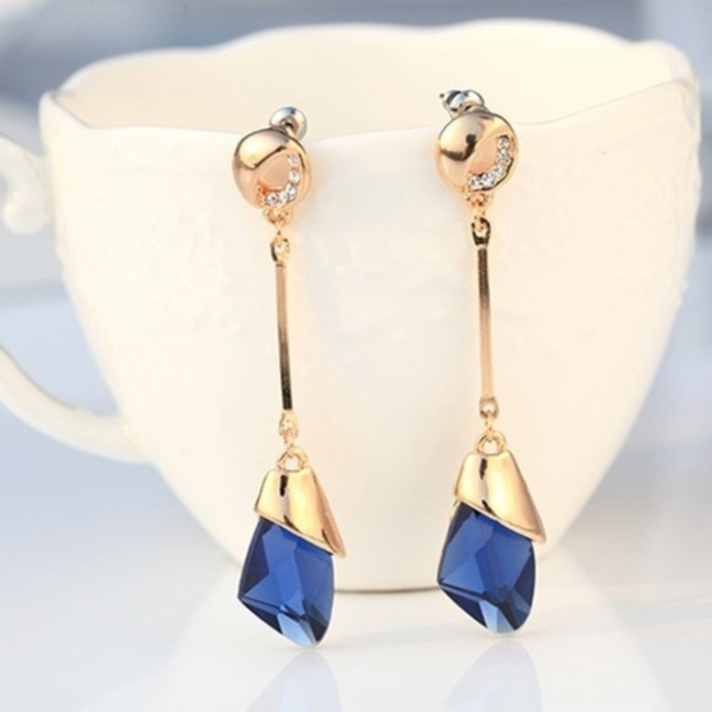 Gorgeous Blue Crystal Earrings